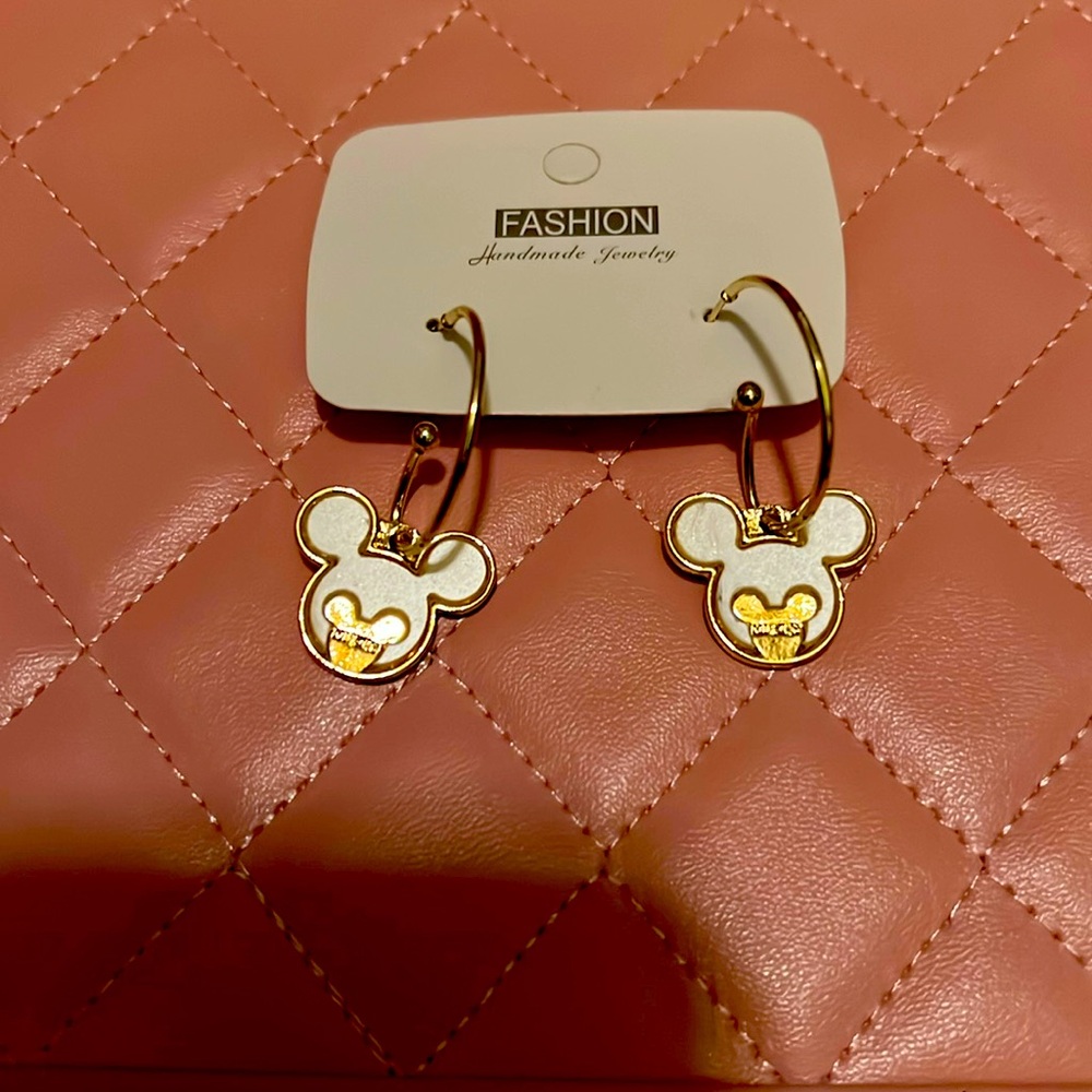 Adorable Walt Disney Minnie Mouse Hoop Earrings